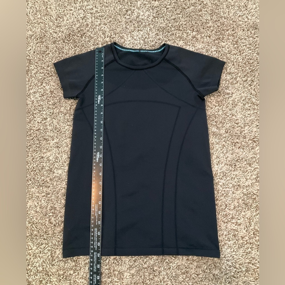 Ivivva / Lululemon Youth Swiftly Tech Top Girls Size 14 Black Active Athletic - Picture 7 of 8
